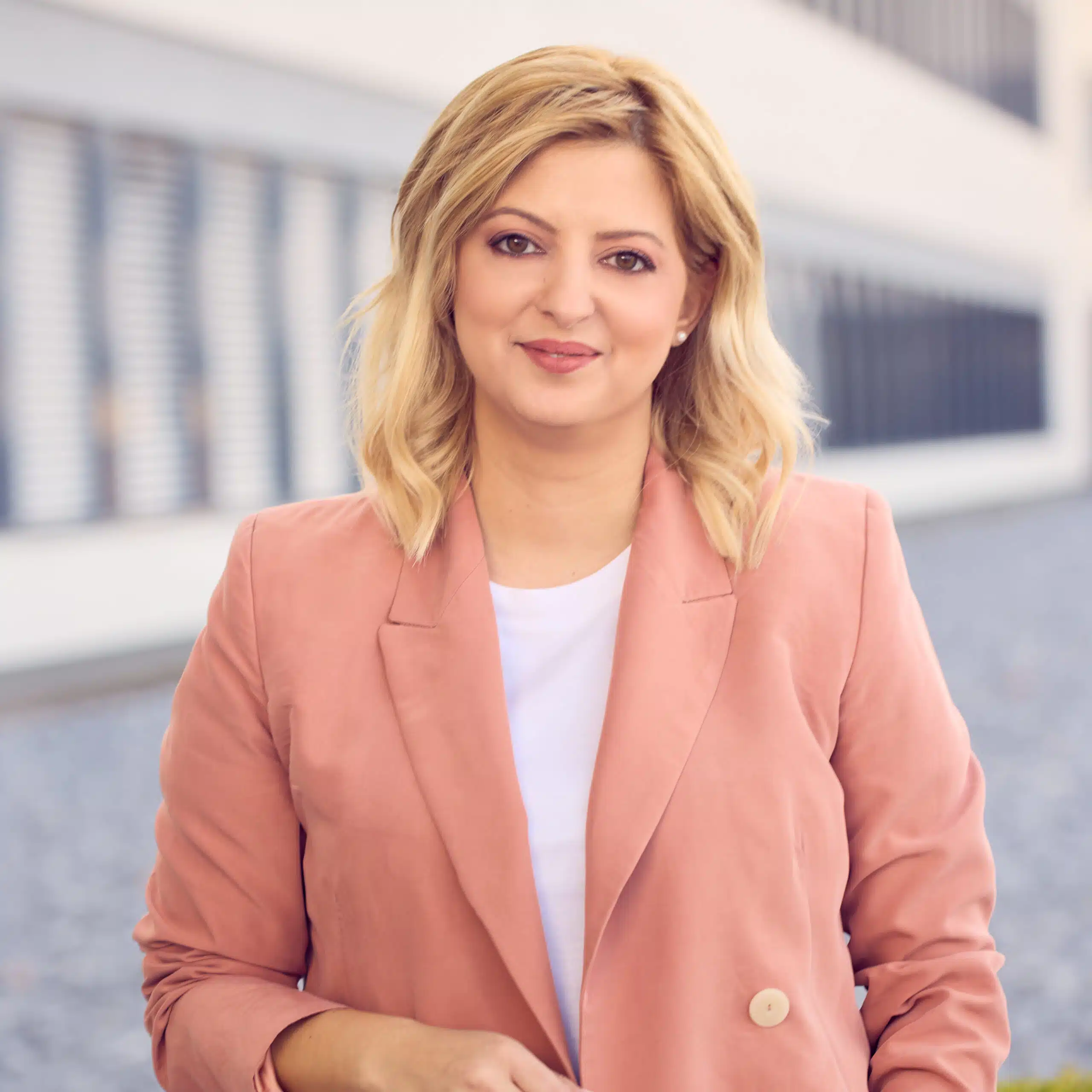 Nikoletta Kolomburda